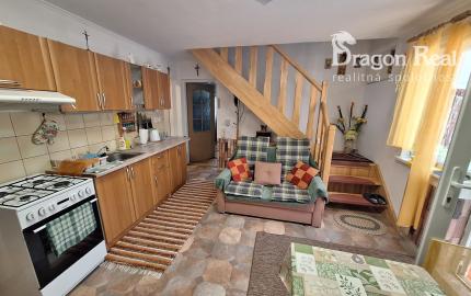 PREDAJ – Rodinný dom s garážou a altánkom – ČERVENÁ VODA okr. Sabinov