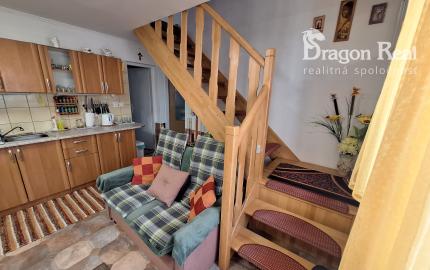 PREDAJ – Rodinný dom s garážou a altánkom – ČERVENÁ VODA okr. Sabinov