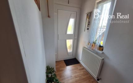 PREDAJ – Rodinný dom s garážou a altánkom – ČERVENÁ VODA okr. Sabinov