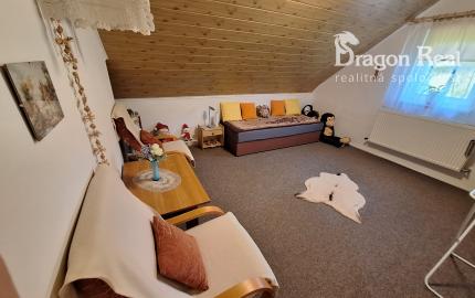 PREDAJ – Rodinný dom s garážou a altánkom – ČERVENÁ VODA okr. Sabinov