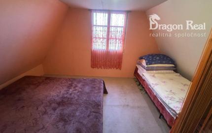 PREDAJ – Rodinná chata s 2 samostatnými jednotkami – ZEMPLÍNSKA ŠÍRAVA – Kaluža