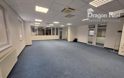 PRENÁJOM – Kancelárske priestory + školiaca miestnosť – ĽUBOTICE