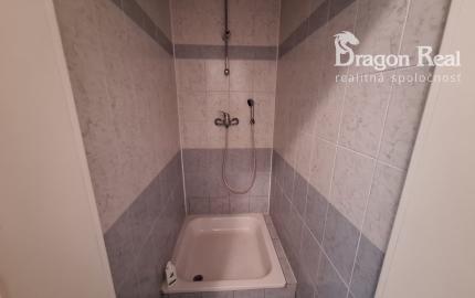 PRENÁJOM – Kancelárske priestory + školiaca miestnosť – ĽUBOTICE