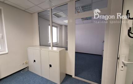 PRENÁJOM – Kancelárske priestory + školiaca miestnosť – ĽUBOTICE