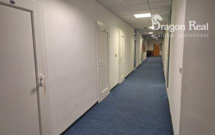 PRENÁJOM – Kancelárske priestory + školiaca miestnosť – ĽUBOTICE