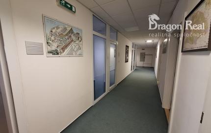 PRENÁJOM – 4 samostatné kancelárske priestory – ĽUBOTICE