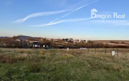 PREDAJ – investičný pozemok na budúcu výstavbu- 596 m2 – Ľubotice