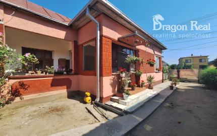 PREDAJ – Rodinný dom s veľkým pozemkom /2415m2/ – DRAHŇOV okr. Michalovce