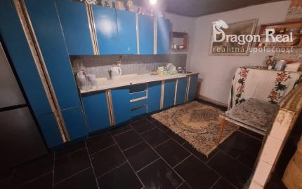 PREDAJ – Rodinný dom s veľkým pozemkom /2415m2/ – DRAHŇOV okr. Michalovce