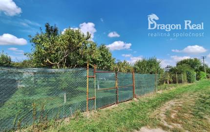 PREDAJ – Pozemok vhodný na výstavbu o rozlohe 822m2 – MICHALOVCE