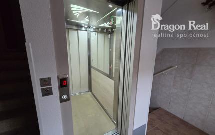 PREDAJ – 3 izbový byt Štefánikova ul. – MICHALOVCE