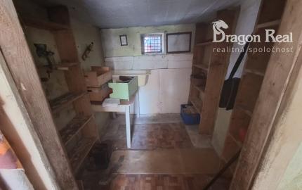 PREDAJ – Rodinný dom s drevenou chalúpkou – ĽUTINA okr.Sabinov