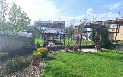 PREDAJ – Rodinný dom so záhradou a terasou – ĽUBOTICE