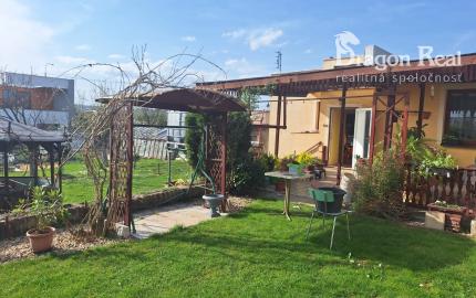 PREDAJ – Rodinný dom so záhradou a terasou – ĽUBOTICE