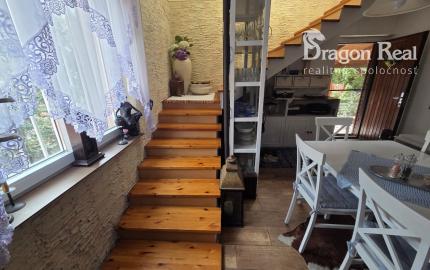 PREDAJ – 2 podlažná murovaná chata po rekonštrukcii, komplet zariadená – ZEMPLÍNSKA ŠÍRAVA