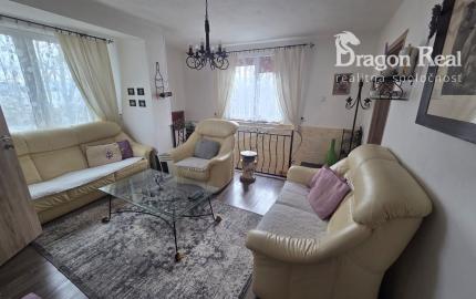 PREDAJ – 2 podlažná murovaná chata po rekonštrukcii, komplet zariadená – ZEMPLÍNSKA ŠÍRAVA