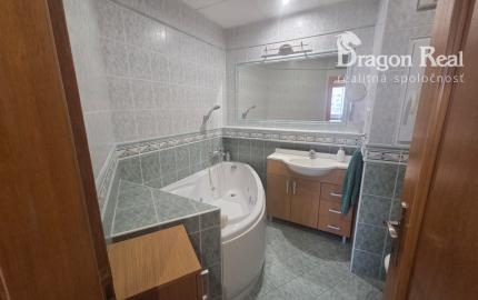 PREDAJ – 3 izbový byt po rekonštrukcii, kompletne zariadený – VRANOV NAD TOPĽOU