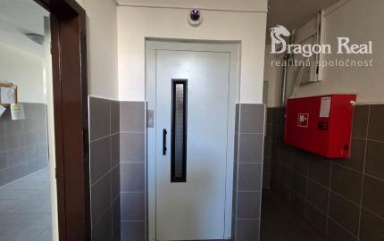 PREDAJ – 3 izbový byt kompletne so zariadením – MICHALOVCE