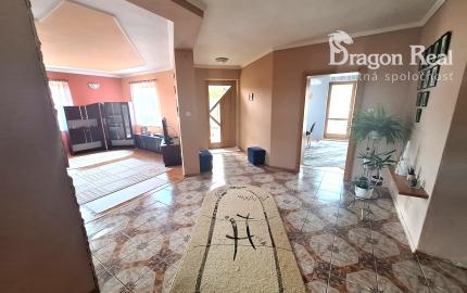 PREDAJ – Priestranný 3-podlažný rodinný dom s ovocným sadom – DUBOVICA okr. Sabinov