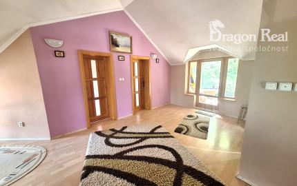 PREDAJ – Priestranný 3-podlažný rodinný dom s ovocným sadom – DUBOVICA okr. Sabinov