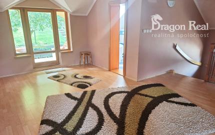 PREDAJ – Priestranný 3-podlažný rodinný dom s ovocným sadom – DUBOVICA okr. Sabinov