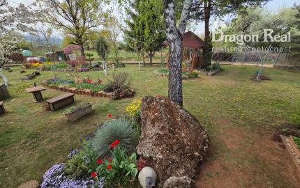 PREDAJ - Drevená chata s krásnou záhradou - MOLDAVA NAD BODVOU