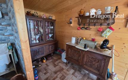 PREDAJ - Drevená chata s krásnou záhradou - MOLDAVA NAD BODVOU