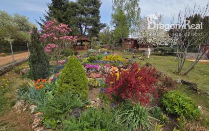 PREDAJ - Drevená chata s krásnou záhradou - MOLDAVA NAD BODVOU