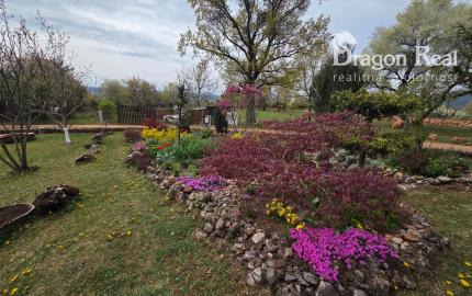 PREDAJ - Drevená chata s krásnou záhradou - MOLDAVA NAD BODVOU