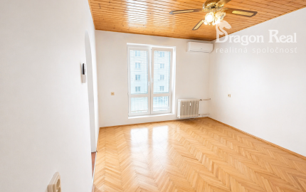 PREDAJ - 2 izbový byt v blízkosti centra - MICHALOVCE