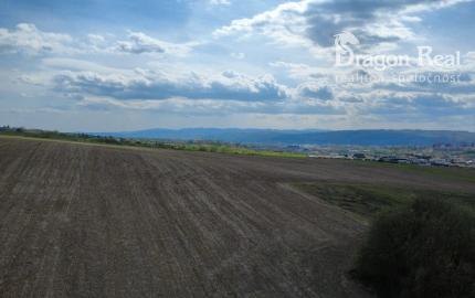 PREDAJ - Investičný pozemok o rozlohe 3909m2 - ĽUBOTICE