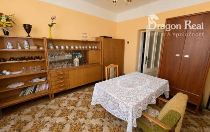 PREDAJ - Rodinný dom s veľkým pozemkom a potenciálom - LEKÁROVCE okr. Sobrance