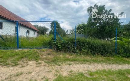 PREDAJ - Pozemok vhodný na výstavbu 588m2 -PEČOVSKÁ NOVÁ VES