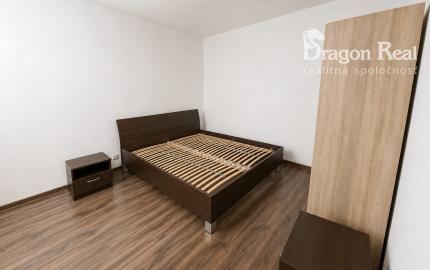 PRENÁJOM - 3 izbový byt čiastočne zariadený - MICHALOVCE