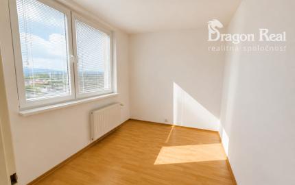 PREDAJ - 2 izbový byt s balkónom - MICHALOVCE - Nad Laborcom
