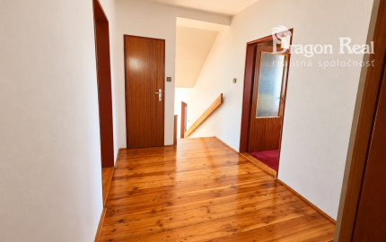 PREDAJ - Výnimočný rodinný dom s terasou a pozemkom 653 m2 - MICHALOVCE