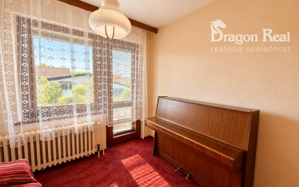 PREDAJ - Výnimočný rodinný dom s terasou a pozemkom 653 m2 - MICHALOVCE
