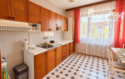 PREDAJ - Výnimočný rodinný dom s terasou a pozemkom 653 m2 - MICHALOVCE