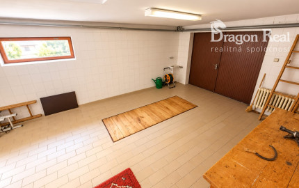 PREDAJ - Výnimočný rodinný dom s terasou a pozemkom 653 m2 - MICHALOVCE