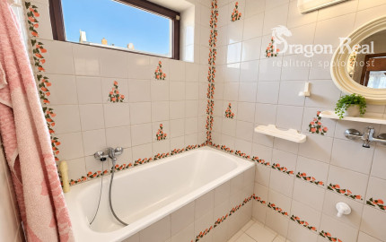PREDAJ - Výnimočný rodinný dom s terasou a pozemkom 653 m2 - MICHALOVCE