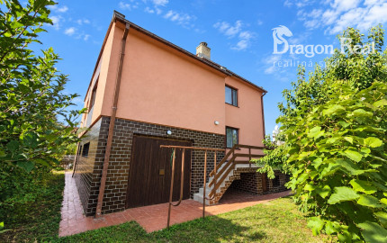 PREDAJ - Výnimočný rodinný dom s terasou a pozemkom 653 m2 - MICHALOVCE