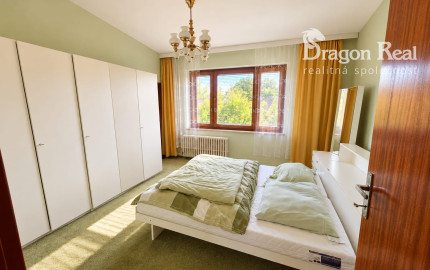 PREDAJ - Výnimočný rodinný dom s terasou a pozemkom 653 m2 - MICHALOVCE