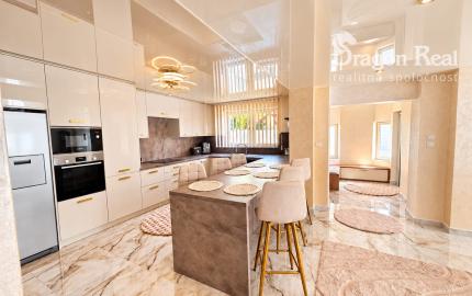 PREDAJ - Luxusný 6 izbový rodinný dom - MICHALOVCE