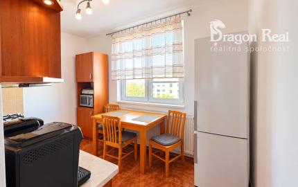 PREDAJ - Klimatizovaný 2 izbový byt s balkónom - MICHALOVCE