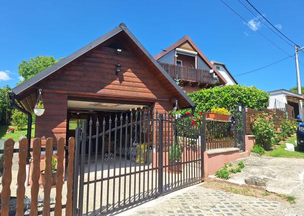 PREDAJ – Rodinný dom s garážou a altánkom – ČERVENÁ VODA okr. Sabinov