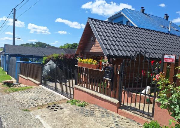 PREDAJ – Rodinný dom s garážou a altánkom – ČERVENÁ VODA okr. Sabinov