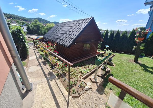 PREDAJ – Rodinný dom s garážou a altánkom – ČERVENÁ VODA okr. Sabinov