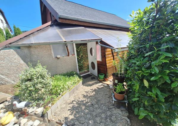 PREDAJ – Rodinný dom s garážou a altánkom – ČERVENÁ VODA okr. Sabinov