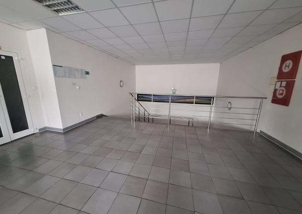 PRENÁJOM – Kancelárske priestory + školiaca miestnosť – ĽUBOTICE