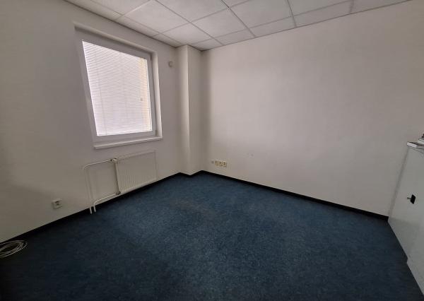 PRENÁJOM – Kancelárske priestory + školiaca miestnosť – ĽUBOTICE